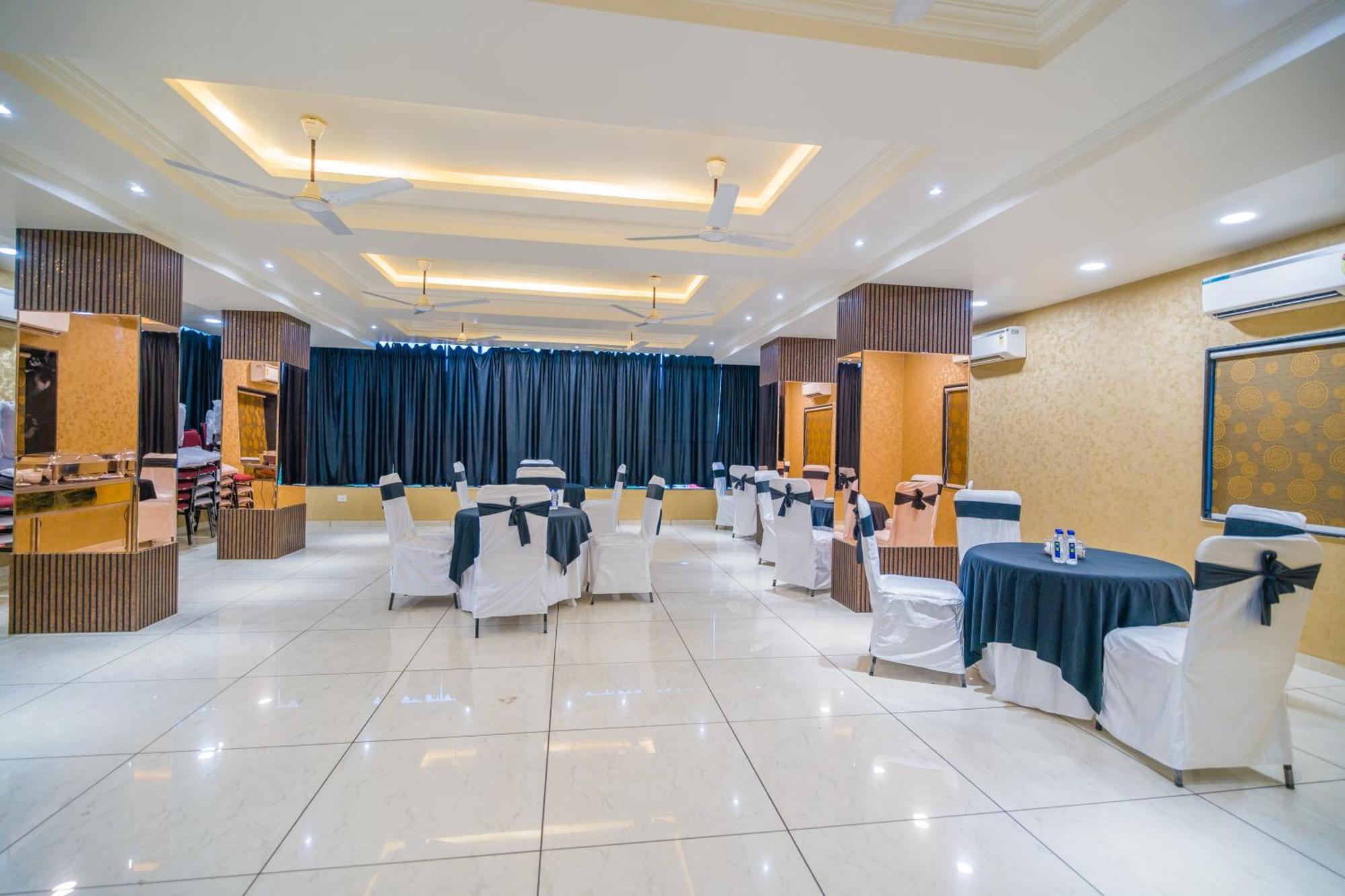 Hotel Kanha Shree By Cosmos Green Indore Esterno foto